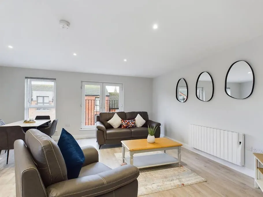 Sleek 2-Bedroom Stay In Belfast